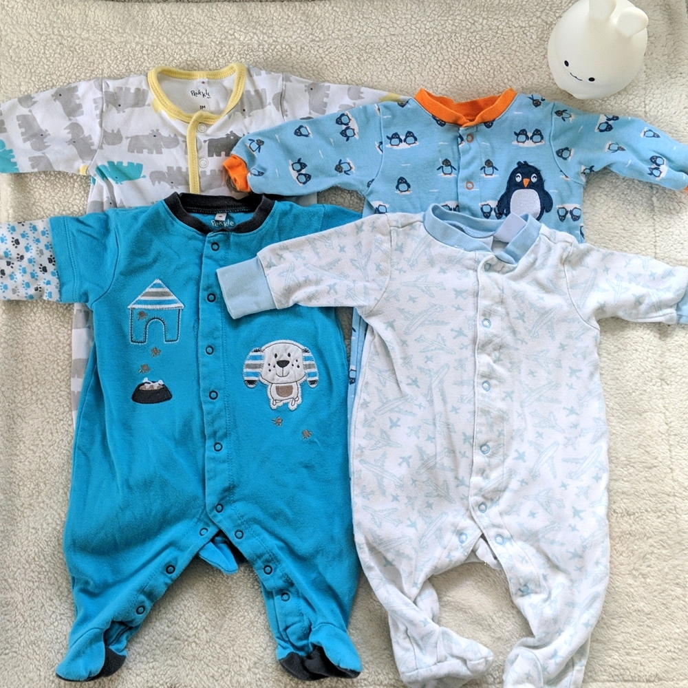 Pekkle plus four pack of baby footed onesie pajamas 0-3 month size